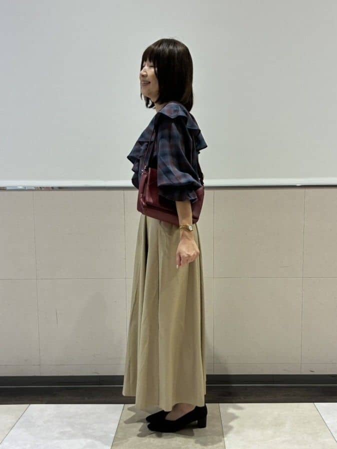 kyoさんの「SHOO･LA･RUE｜【S-LL】1枚で華やか チェック柄フリルブラウス」を使ったコーディネート
