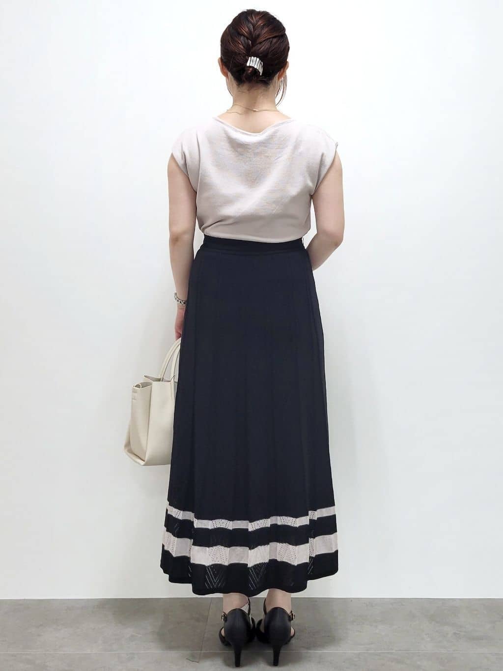 kinaさんの「index｜【軽量／2WAY／通勤対応】フロントベルトデザインミドルトートバッグ」を使ったコーディネート