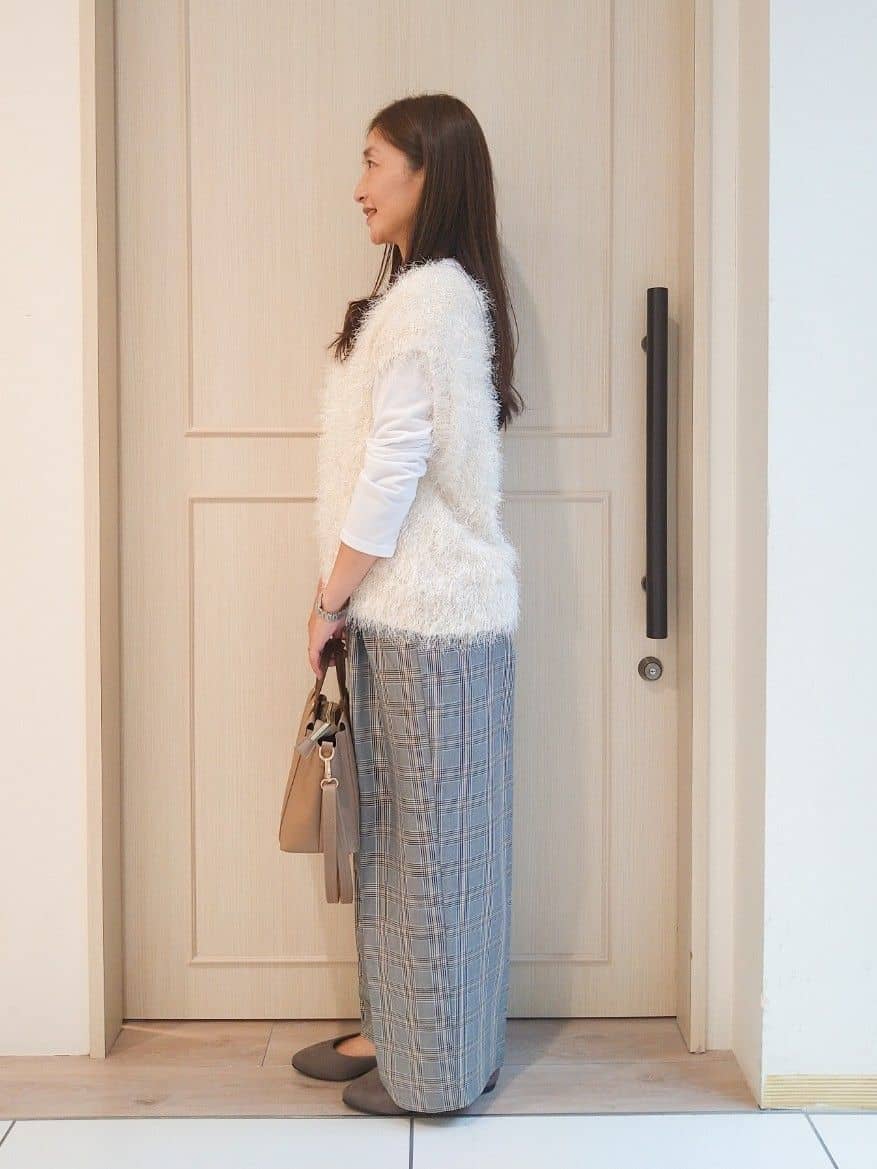 mi-saさんの「SHOO･LA･RUE｜【洗濯機可/S-LL】すっきり上品きれい見え タックワイドパンツ」を使ったコーディネート