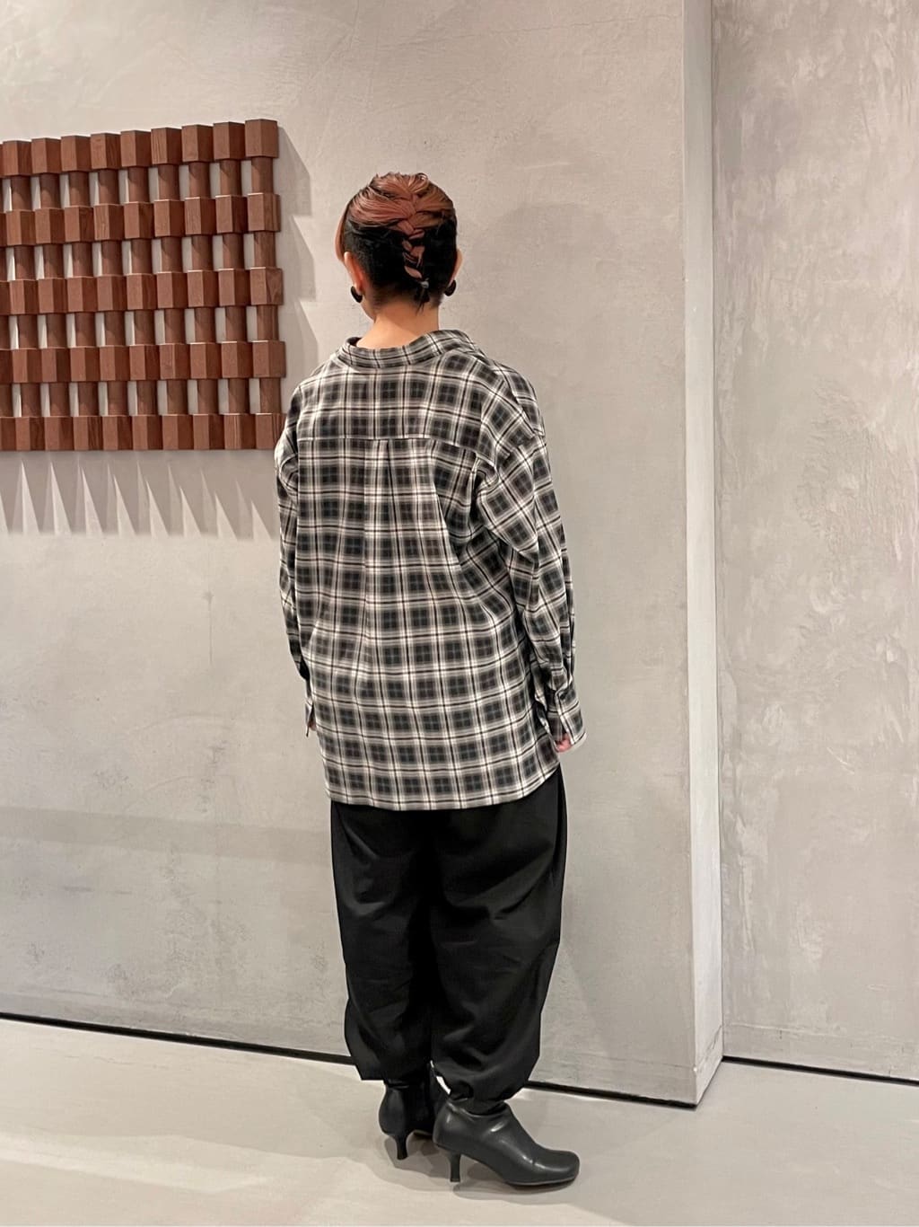 KOUさんの「INDIVI｜オンブレチェックシャツ」を使ったコーディネート