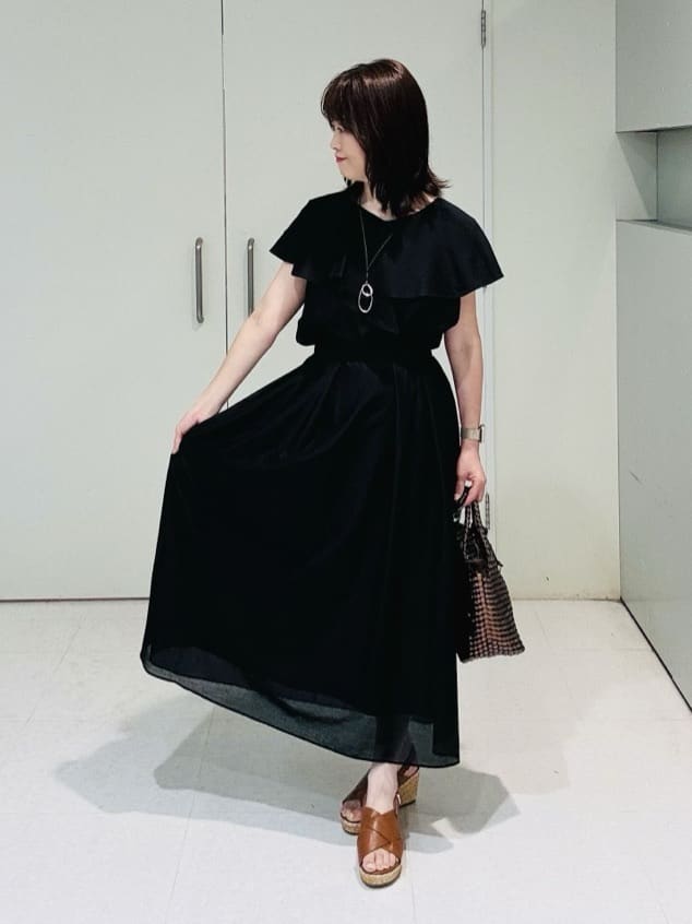 makiさんの「UNTITLED｜【きれいめ/洗える/フリル】ラッフルシアーブラウス」を使ったコーディネート