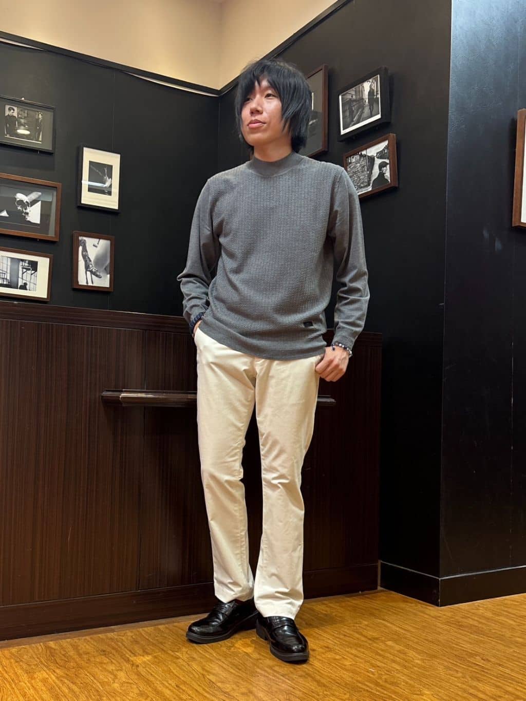 moritaさんの「TAKEO KIKUCHI｜サイドゴアストレッチコーデュロイパンツ」を使ったコーディネート