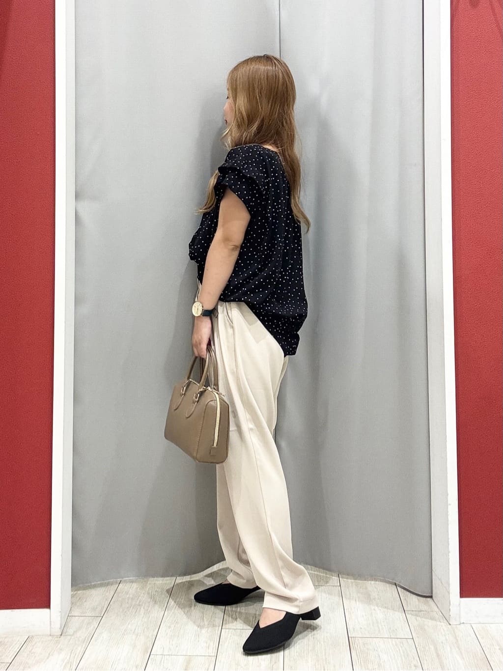 shioさんの「SHOO･LA･RUE｜【S-LL/ひんやり】きちんと見えで好印象 ドット柄デザイントップス」を使ったコーディネート