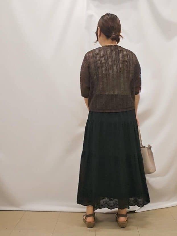 かなさんの「SHOO･LA･RUE｜【洗える/S-LL】季節の変わり目に 透かし柄が涼やか ジップブルゾン」を使ったコーディネート