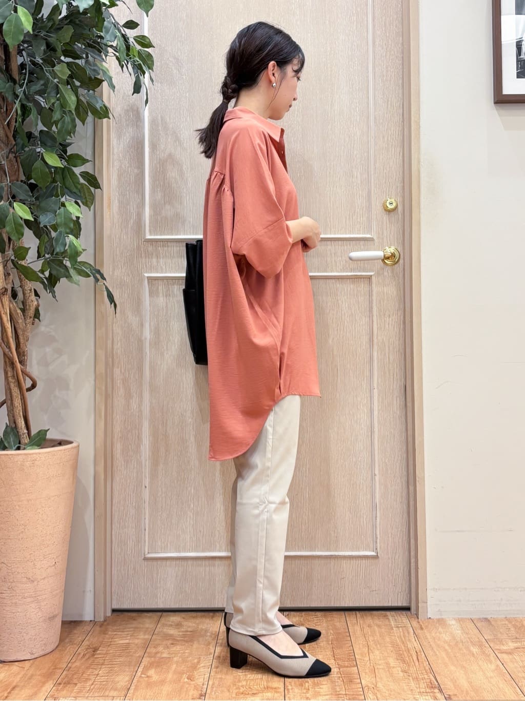 なみさんの「SHOO･LA･RUE｜【S-LL/体型カバー】気になる部分を隠したい大人のバックギャザーチュニック」を使ったコーディネート