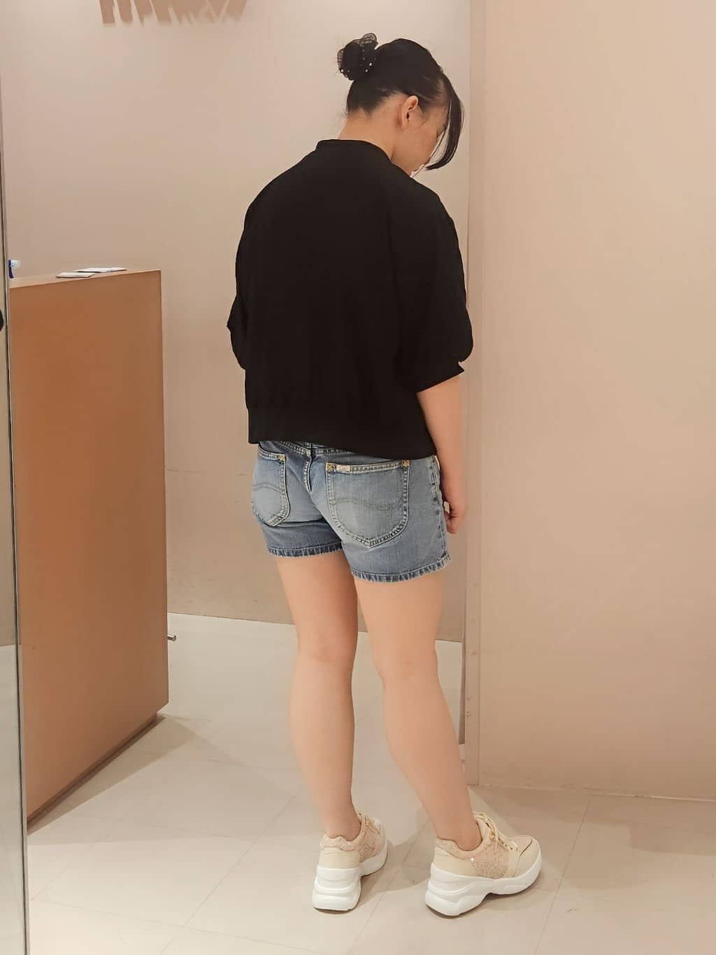 紫桜-shion-さんの「ESPERANZA｜【EC先行販売】グリッター&times;ツイード ラインストーンスニーカー」を使ったコーディネート
