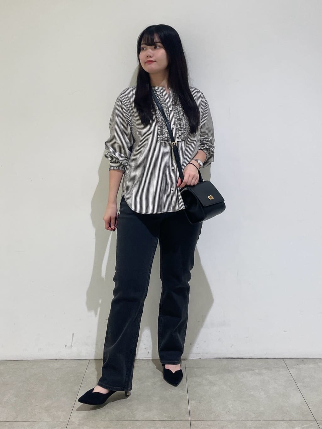 emikaさんの「INDIVI｜【洗える】胸元タックフリル長袖ブラウス」を使ったコーディネート