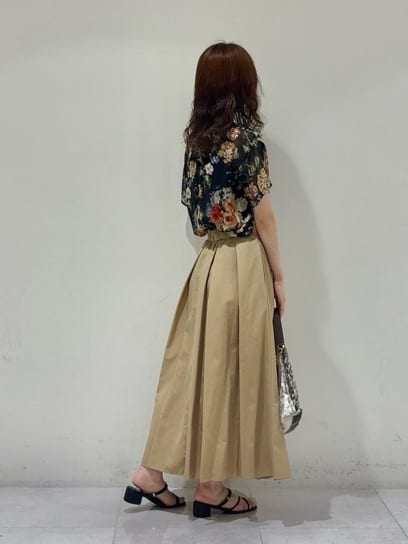 kyokaさんの「UNTITLED｜【セットアップ可/花柄エレガント】アンティークフラワー柄ブラウス」を使ったコーディネート