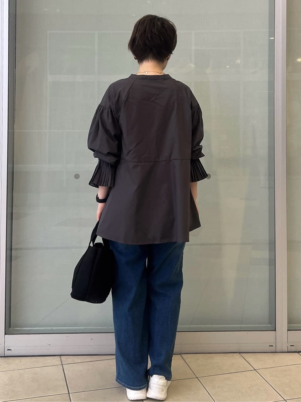 yo-koさんの「OPAQUE.CLIP｜プリーツキャンディスリーブブラウス【洗濯機洗い可】」を使ったコーディネート