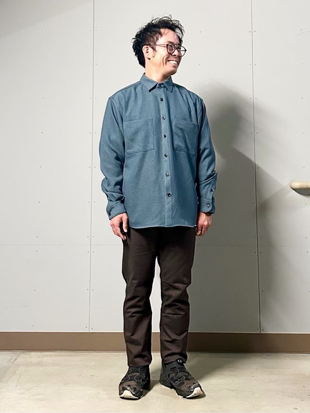 KENJI Iさんの「THE SHOP TK｜フォトグラフプリント長袖Tシャツ【洗濯機OK】」を使ったコーディネート