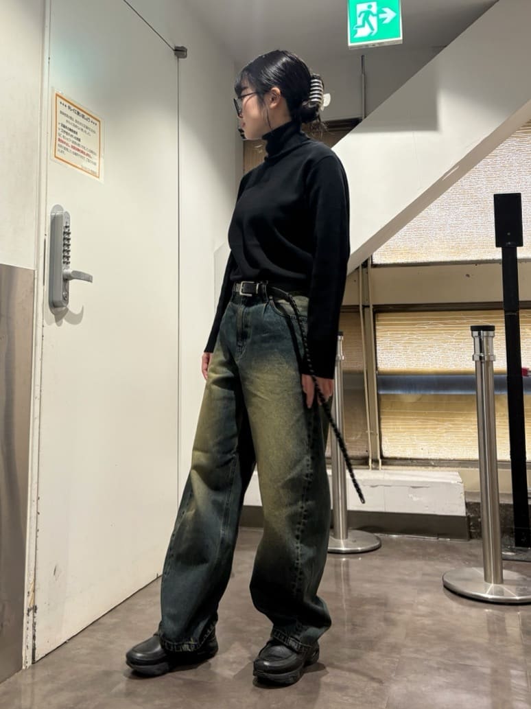 madokaさんの「tk.TAKEO KIKUCHI｜バレルシルエットパンツ（デニム＆カラーパンツ）」を使ったコーディネート
