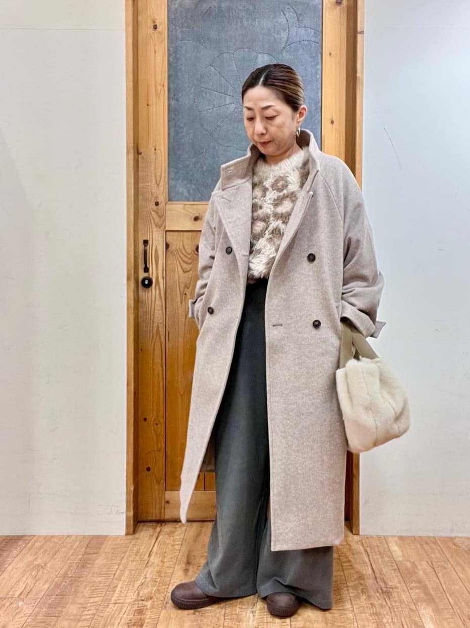 ゆみさんの「SHOO･LA･RUE｜【選べる4柄】ふわふわ ロングフェザーニット」を使ったコーディネート
