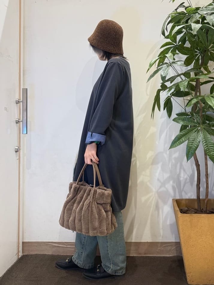 misakiさんの「SHOO･LA･RUE｜【S-LL】程よくゆったりな 柔らかデニムテーパードパンツ」を使ったコーディネート