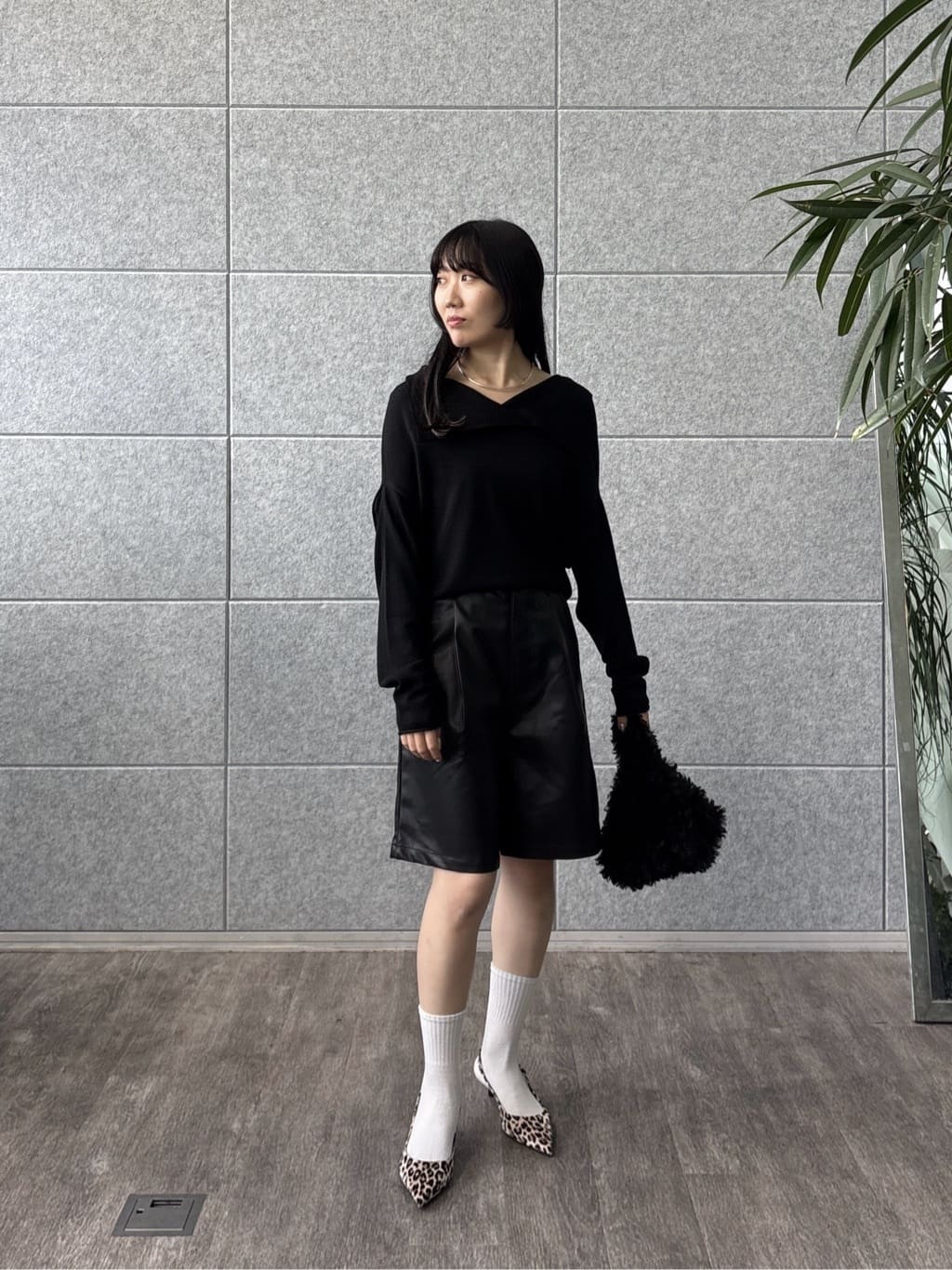 rinaさんの「INDIVI｜フェイクファーマイクロバッグ」を使ったコーディネート
