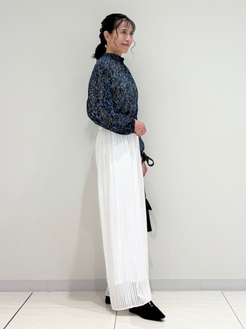 kayoさんの「INDIVI｜【秋映え柄/セットアップ可能】フラワーシフォンブラウス」を使ったコーディネート