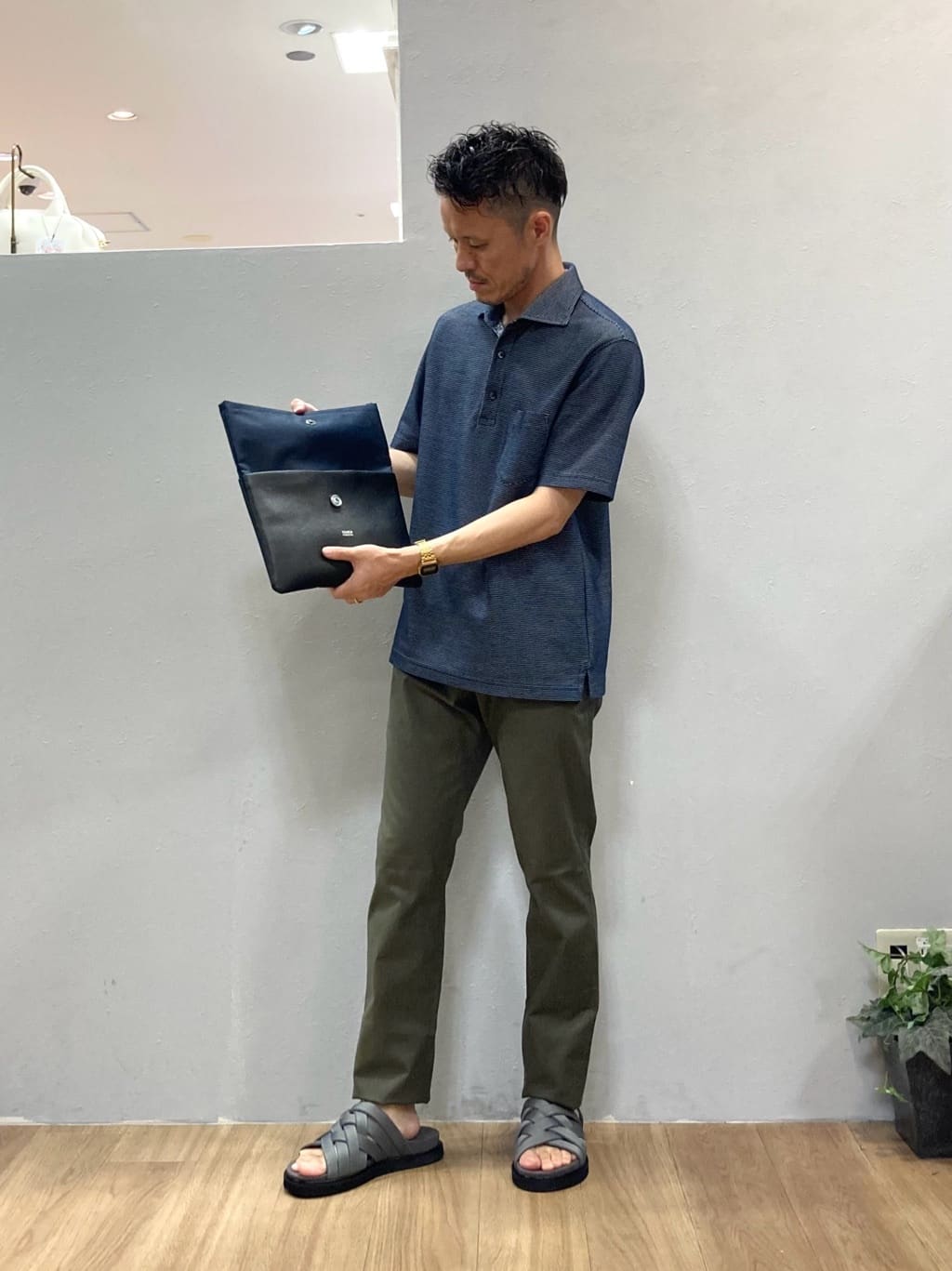 シュンさんの「TAKEO KIKUCHI｜【抗菌防臭／9色5サイズ展開】ハニカムメランジ ポロシャツ」を使ったコーディネート