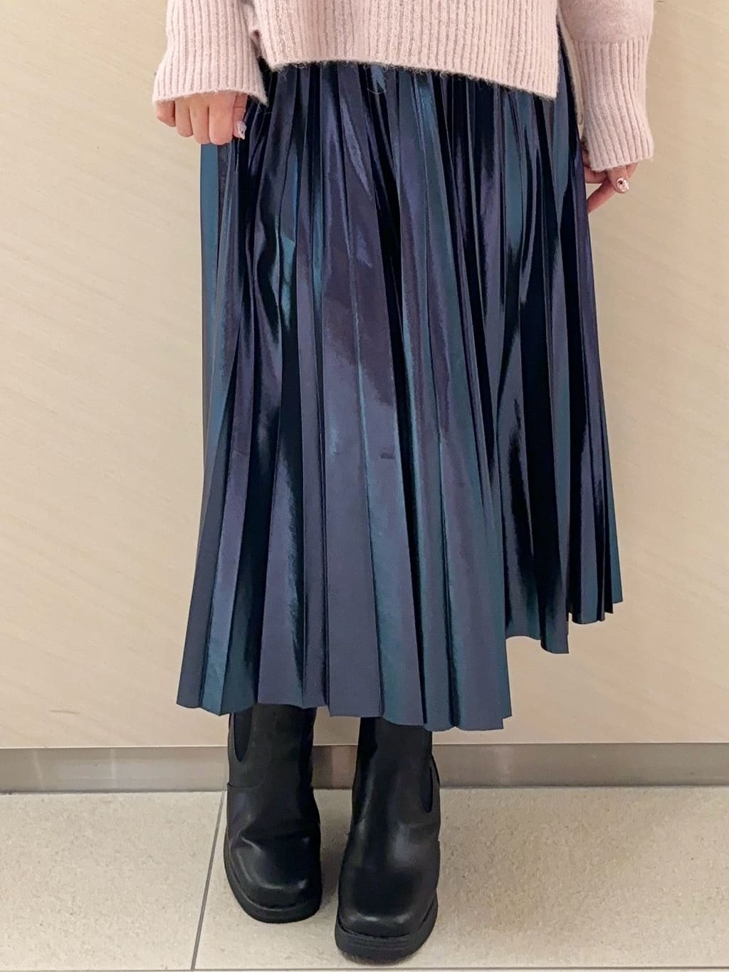 Rinaさんの「DRESSTERIOR｜アルパカブレンドVネックニット」を使ったコーディネート