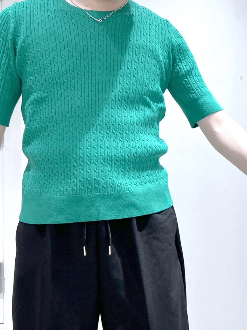 JINさんの「OPAQUE.CLIP｜ケーブルハーフスリーブニット【UVケア／洗濯機OK】《6col／S～LL》」を使ったコーディネート
