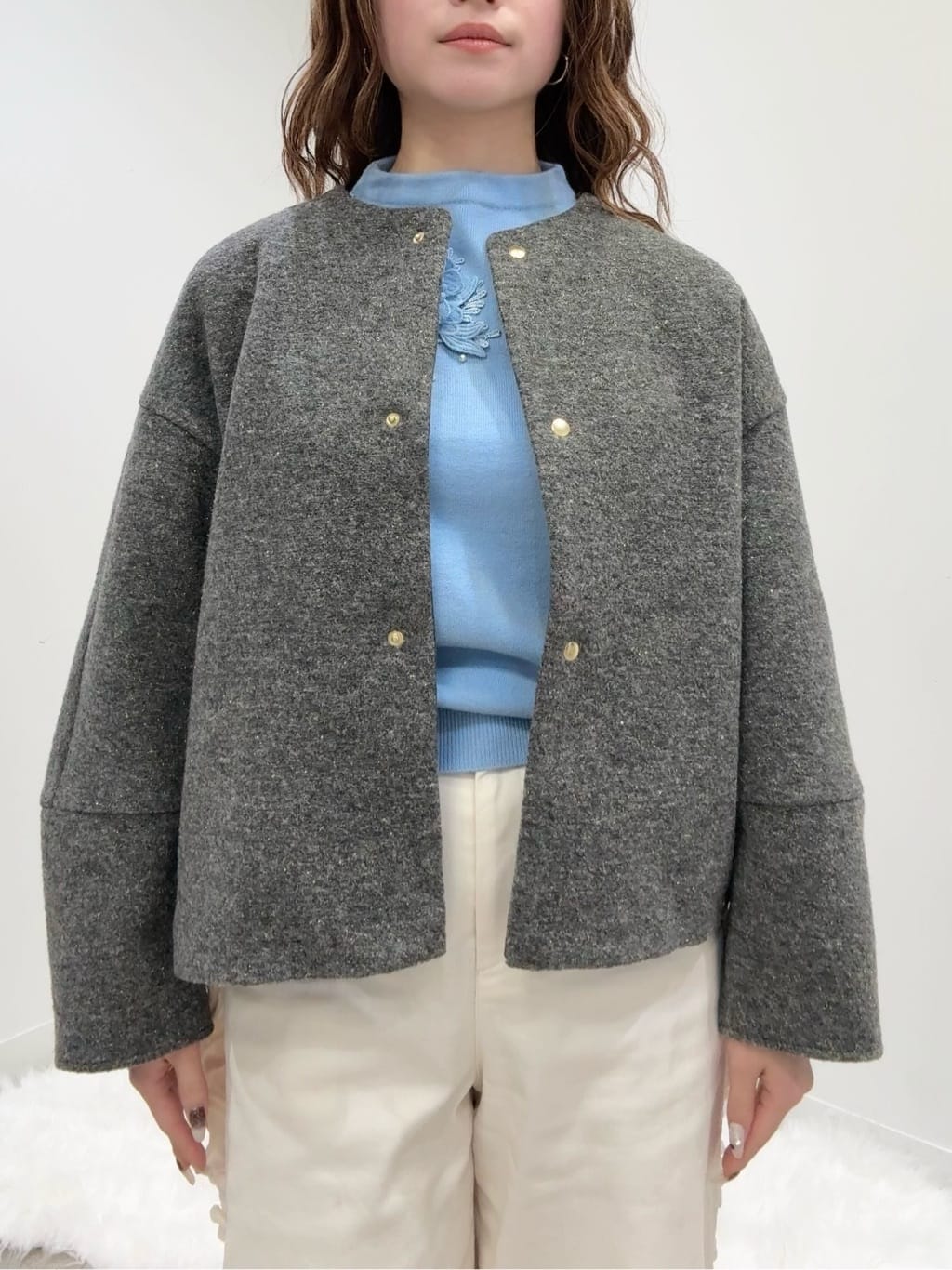 Suma Una本部スタッフさんの「SunaUna｜【ショート丈】ノーカラーライトアウター」を使ったコーディネート