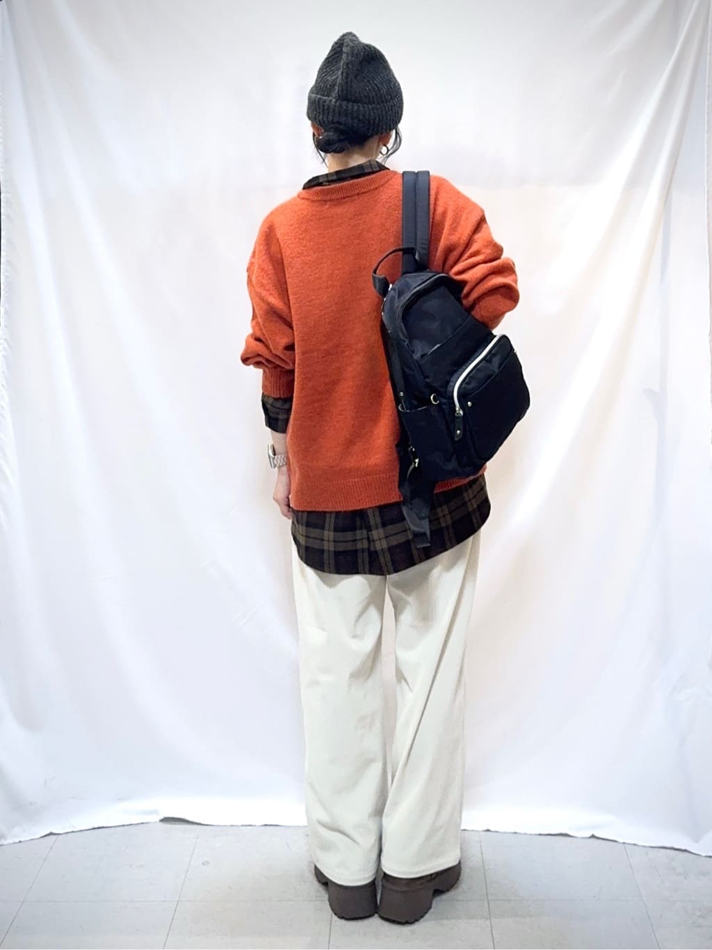𝐇𝐢𝐫𝐨𝐦𝐢さんの「SHOO･LA･RUE｜【旭山動物園応援商品】ゆるアニマル ふわふわジャカードニット」を使ったコーディネート