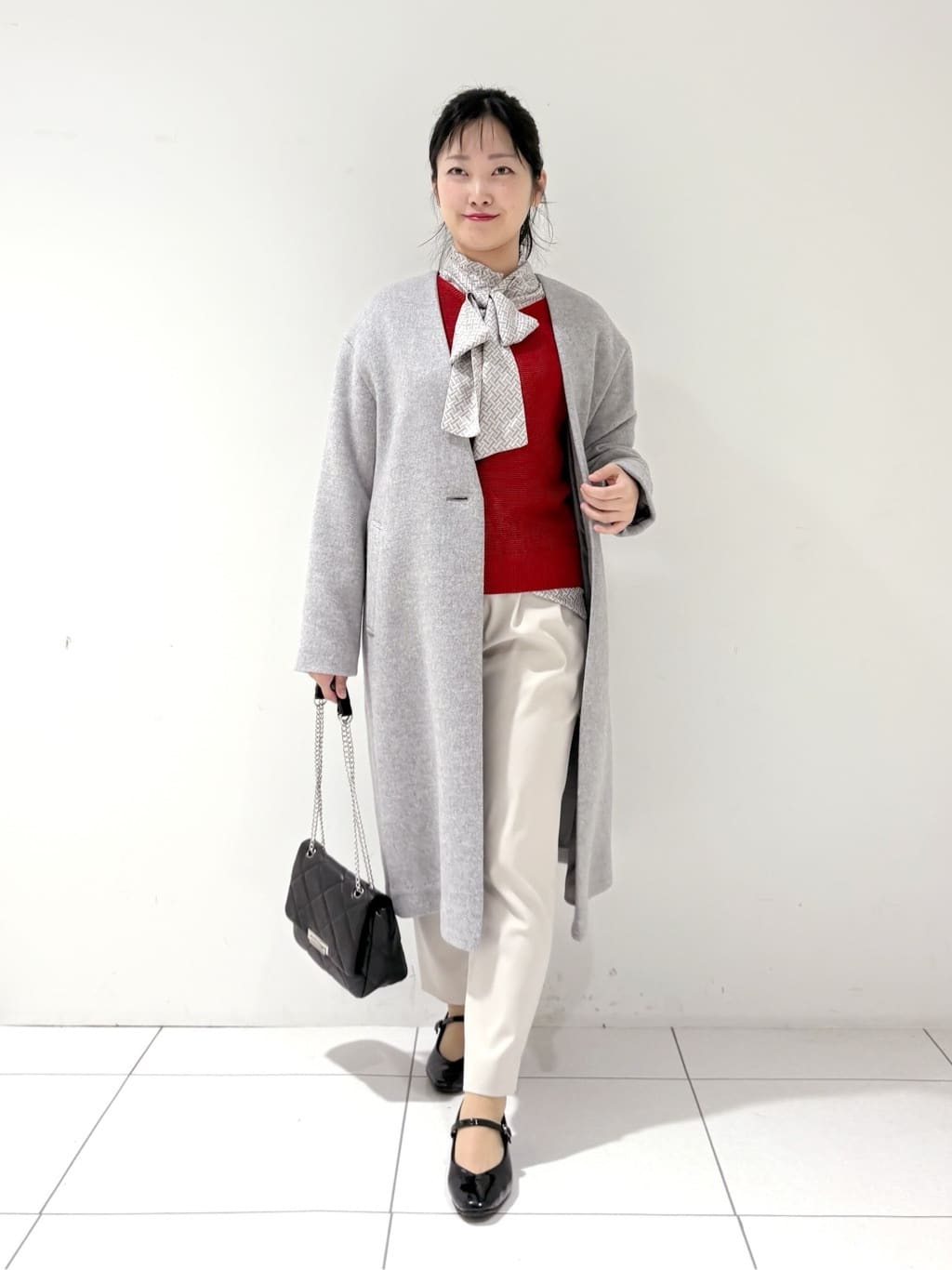momokoさんの「INDIVI｜【軽量／ウール混】ライトフォルム ロングコート」を使ったコーディネート