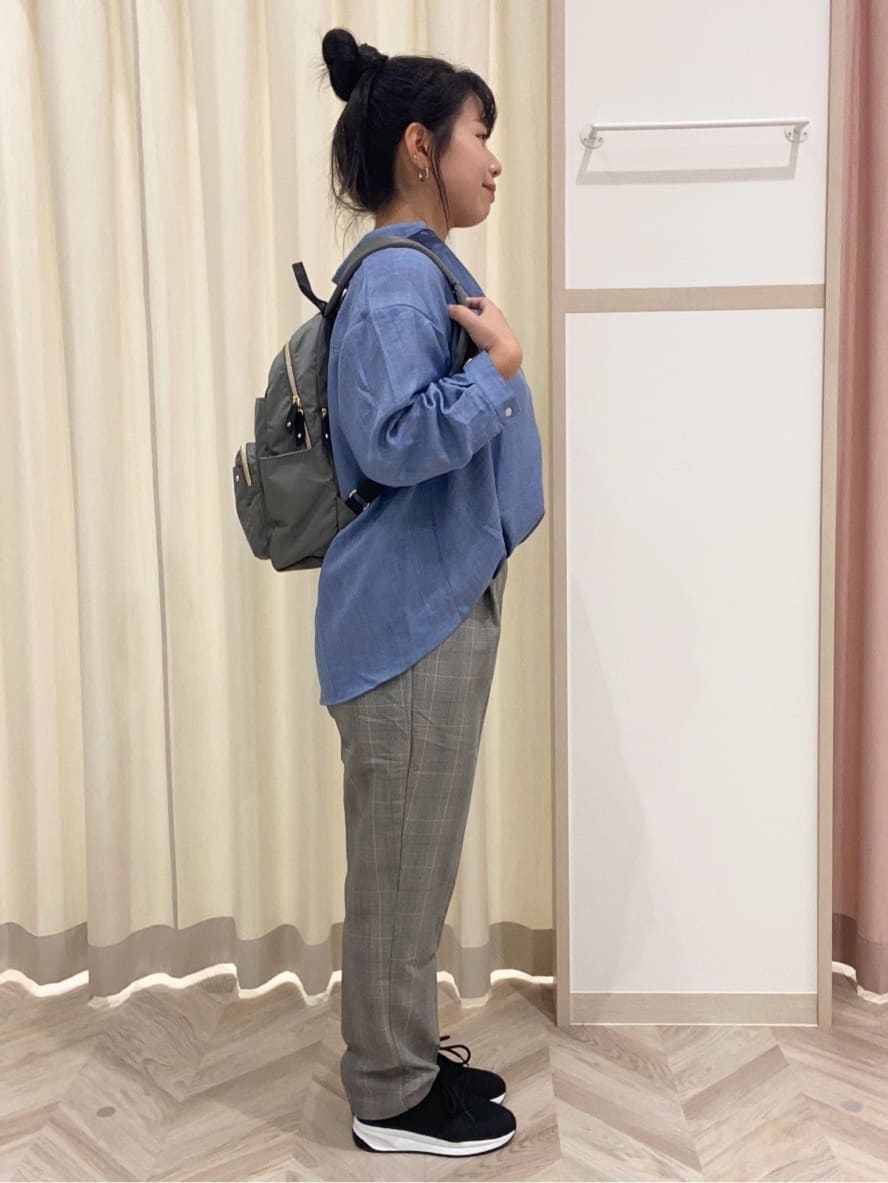 まちゃんなちゃんさんの「SHOO･LA･RUE｜【S-LL】インせず着られる デニムライク前開きブラウス」を使ったコーディネート