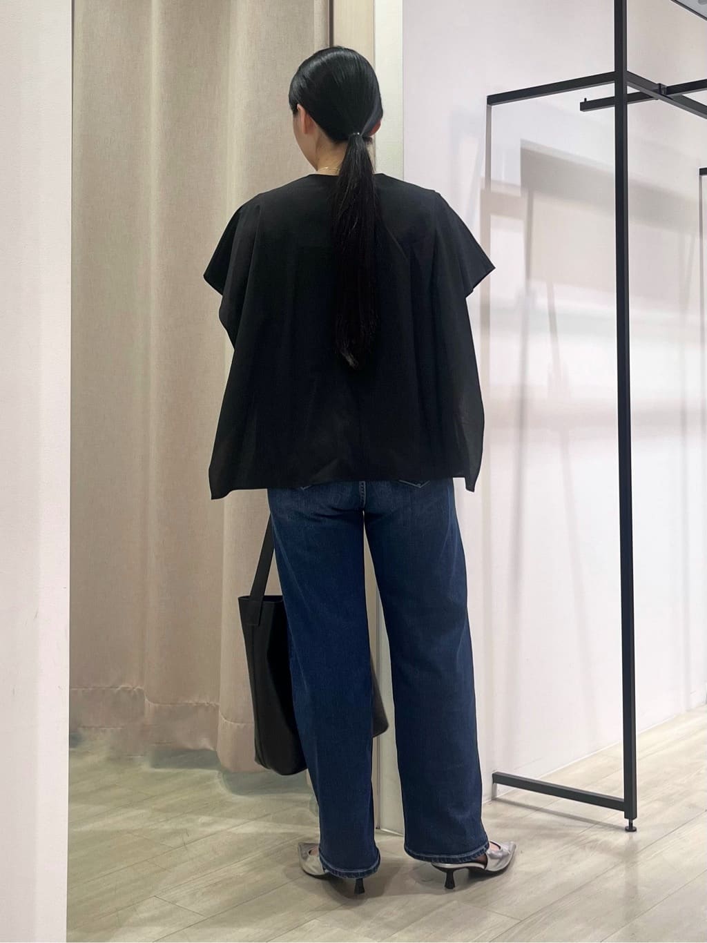 hasuさんの「INDIVI｜【体型カバー】スクエアブラウス」を使ったコーディネート