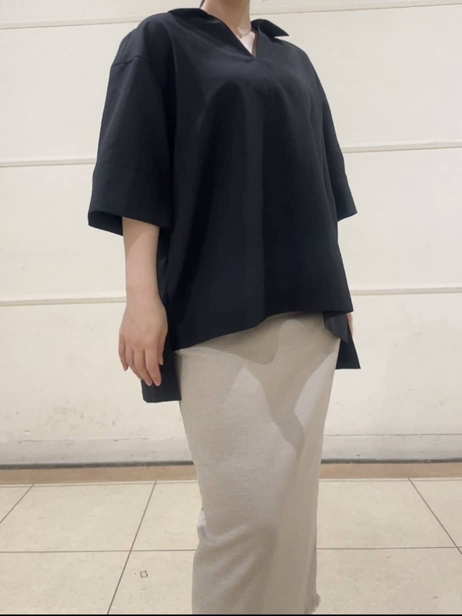watanabeさんの「UNTITLED｜【UVカット/接触冷感/吸水速乾/ゆったり】V開きネックシャツ」を使ったコーディネート