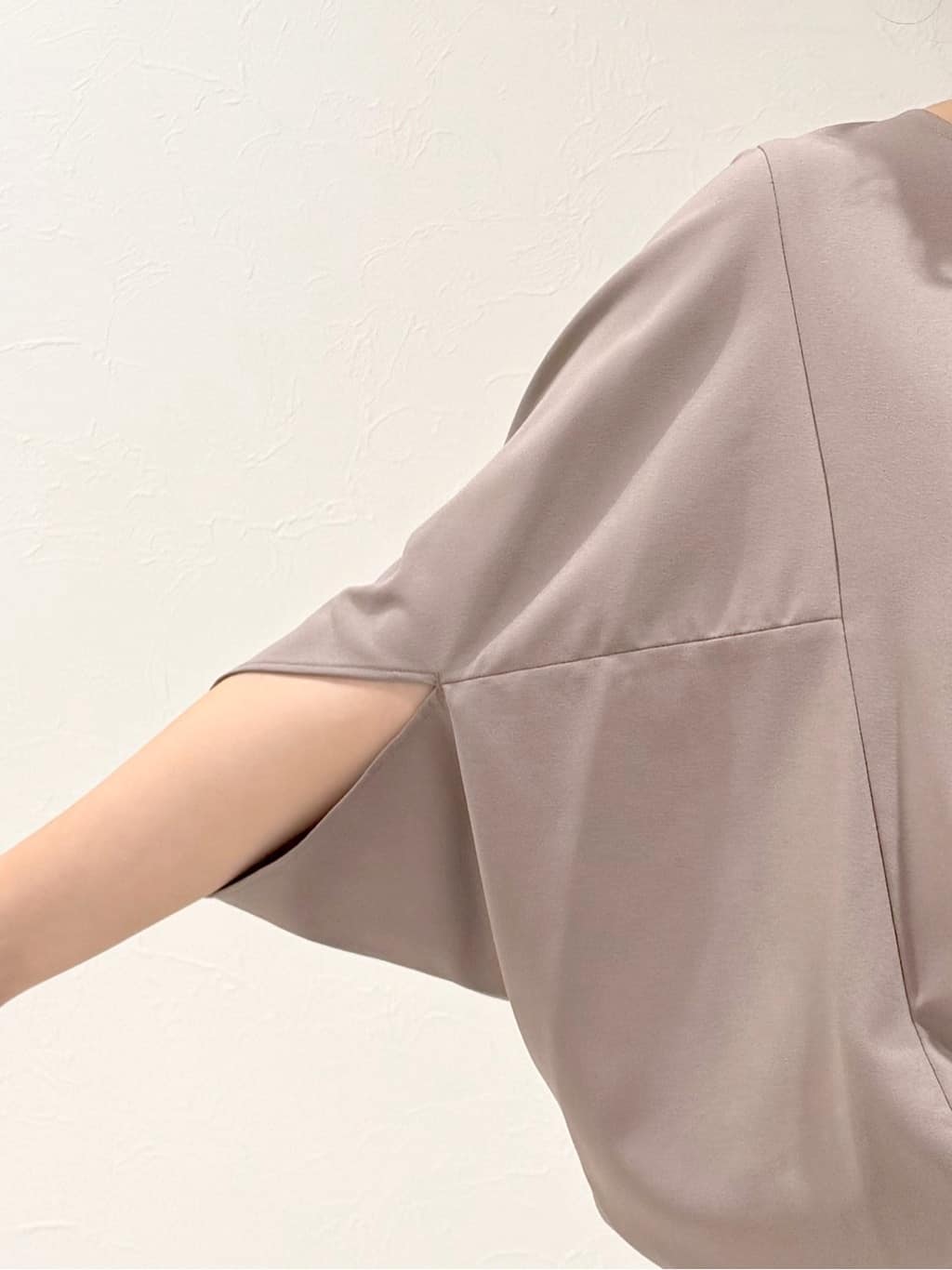 YUUKIさんの「INDIVI｜【体型カバー/SETUP可能】ジョーゼット　ドルマンブラウス」を使ったコーディネート