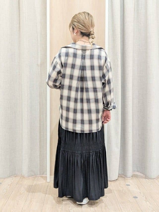 minさんの「grove｜今の季節にちょうどいい　オンブレーチェックシャツ」を使ったコーディネート