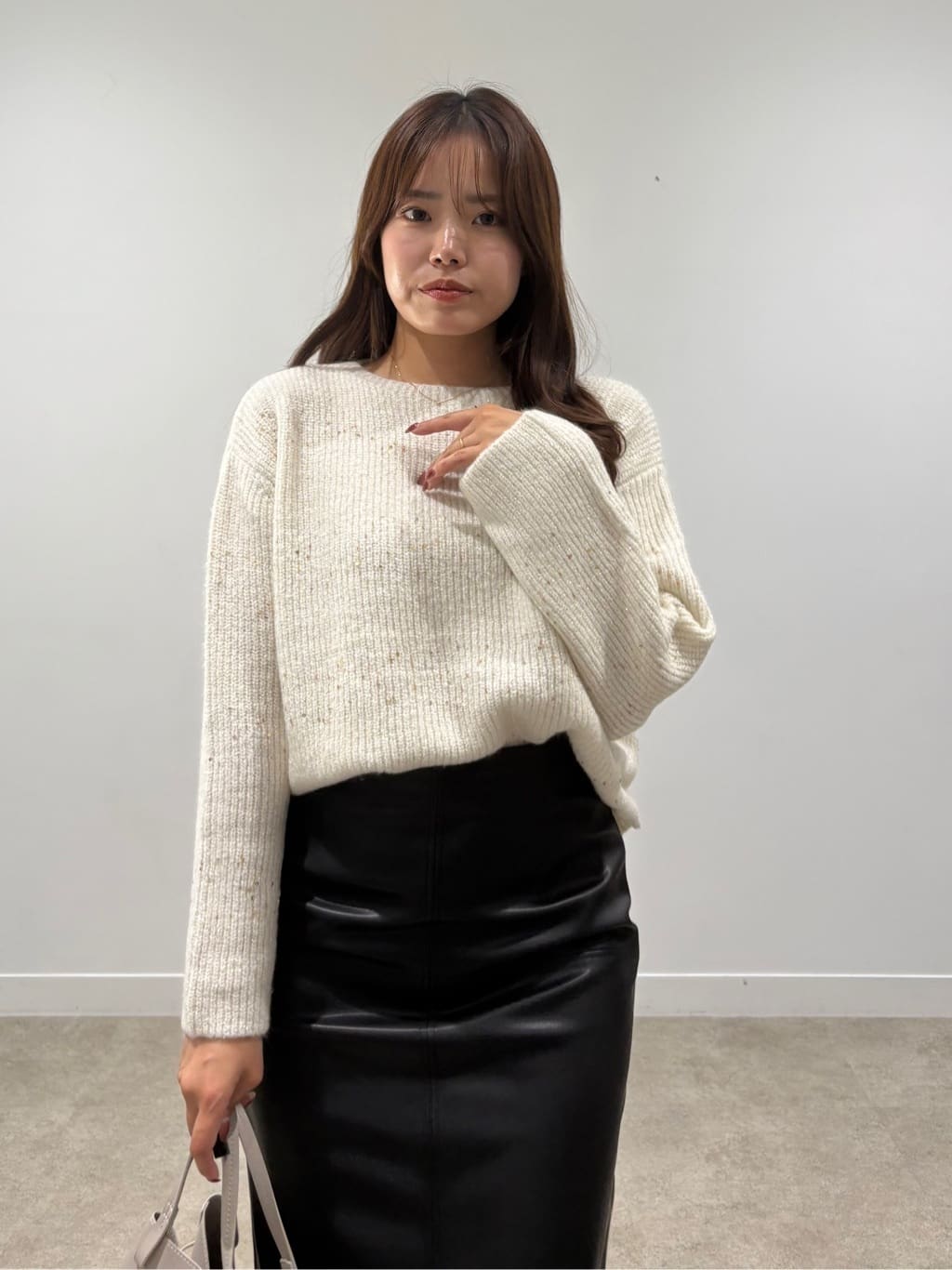 MISAKIさんの「COUP DE CHANCE｜【手洗い可】スパンコール付ニットトップス」を使ったコーディネート