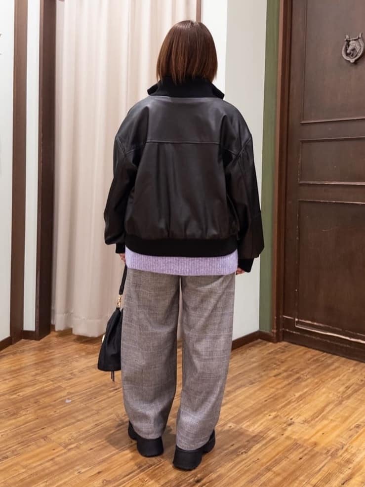 みかりん さんの「SHOO･LA･RUE｜【S-LL】大人綺麗 レザー調リブブルゾン」を使ったコーディネート