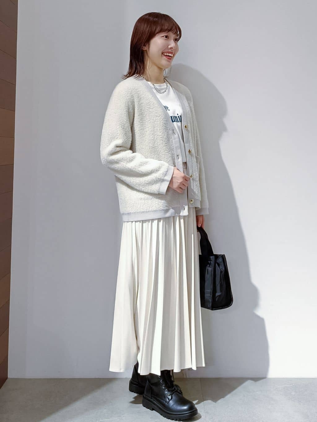 のんさんの「OPAQUE.CLIP｜ロングロゴTシャツ【洗濯機OK】」を使ったコーディネート