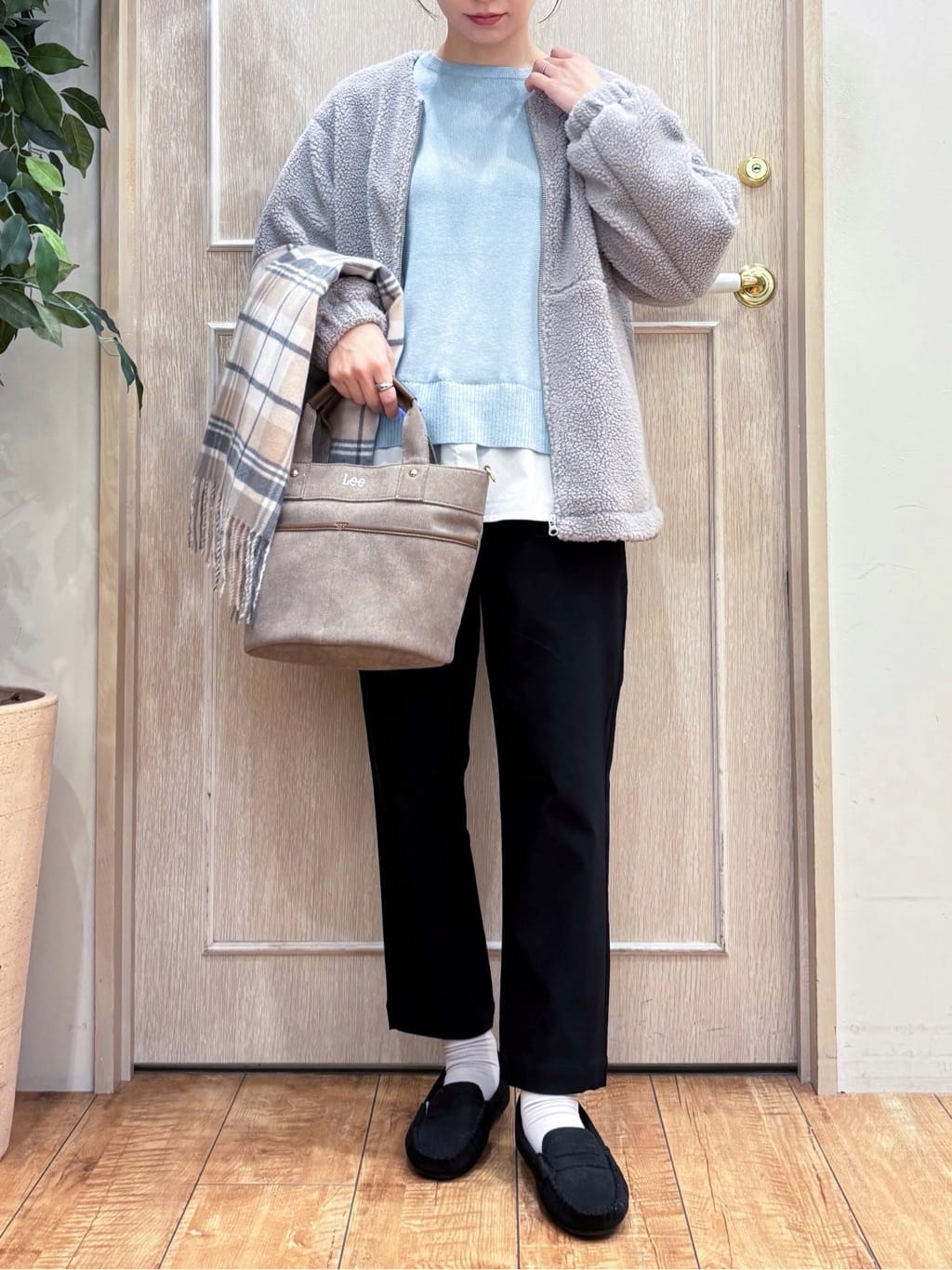 なみさんの「SHOO･LA･RUE｜【高レビュー/洗濯機可/SS-LL】あったか裏起毛 のびのびストレッチ テーパードパンツ」を使ったコーディネート