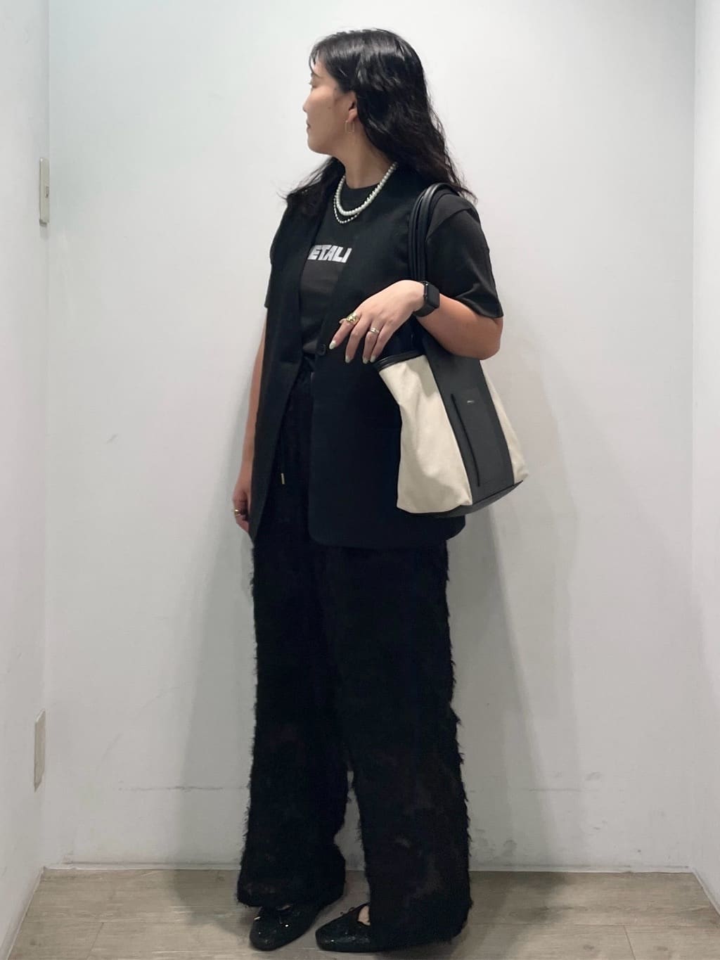 sumicaさんの「OPAQUE.CLIP｜リネンライクVネックジレ【洗濯機洗い可】」を使ったコーディネート