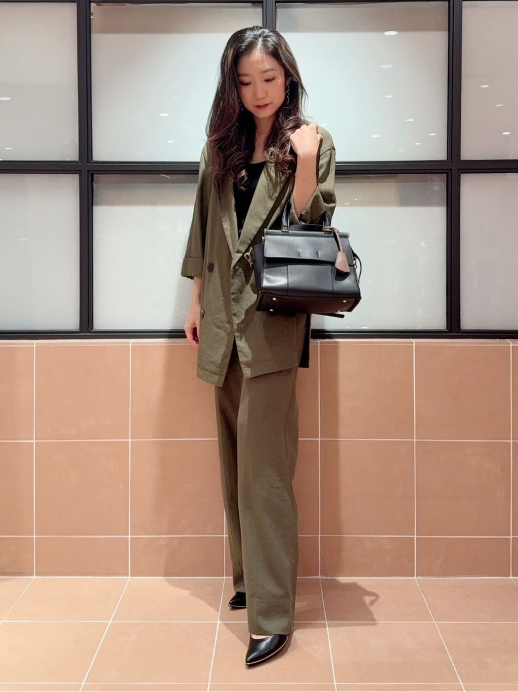 kaoriさんの「ESPERANZA｜【12時間パンプス】約7.5㎝　歩きやすくて疲れにくい」を使ったコーディネート