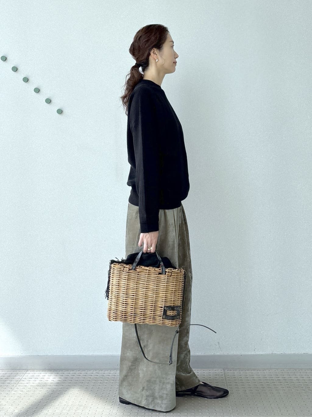 saitoさんの「DRESSTERIOR｜ソフト別珍イージーパンツ」を使ったコーディネート