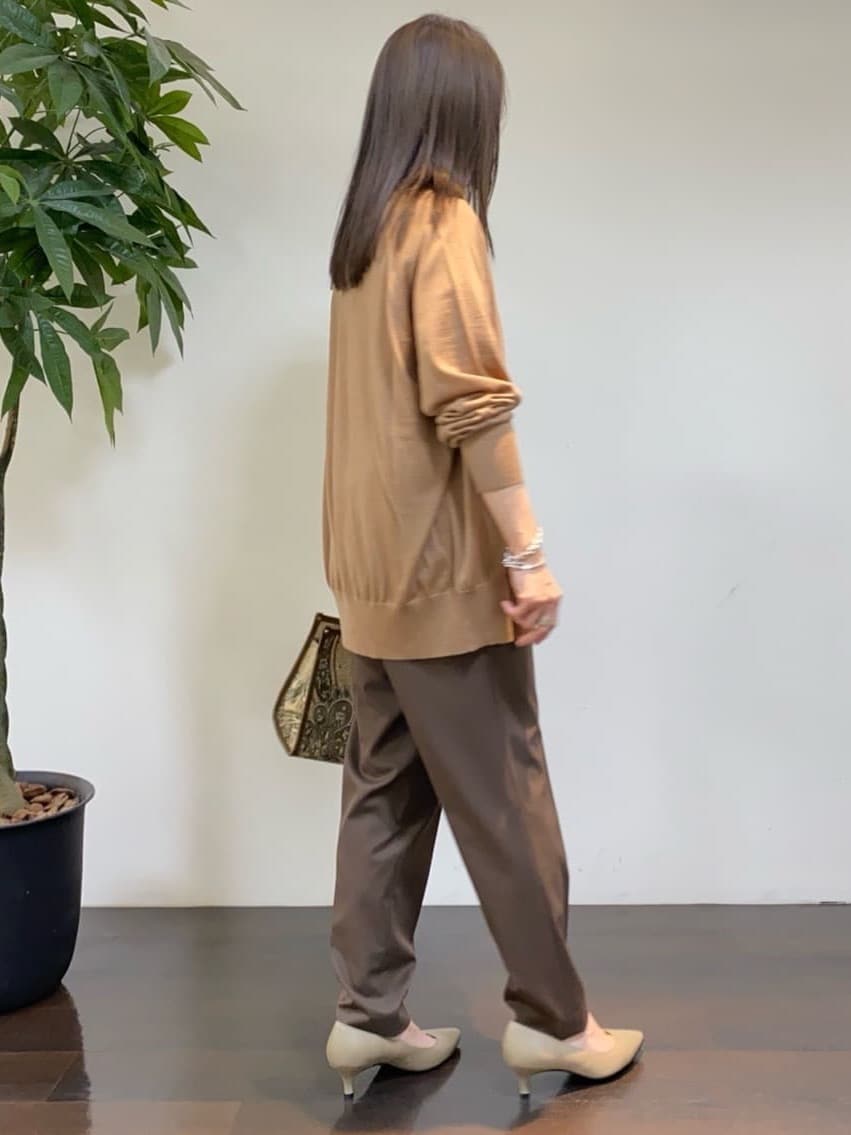 tomoさんの「UNTITLED｜【アンサンブル可/洗える/Vネック】ウールシルクカーディガン」を使ったコーディネート