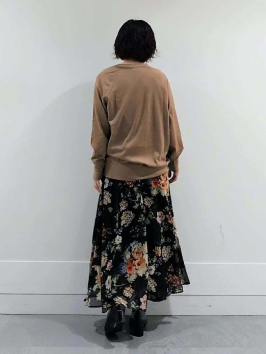 ミズタさんの「UNTITLED｜【アンサンブル可/洗える/Vネック】ウールシルクカーディガン」を使ったコーディネート