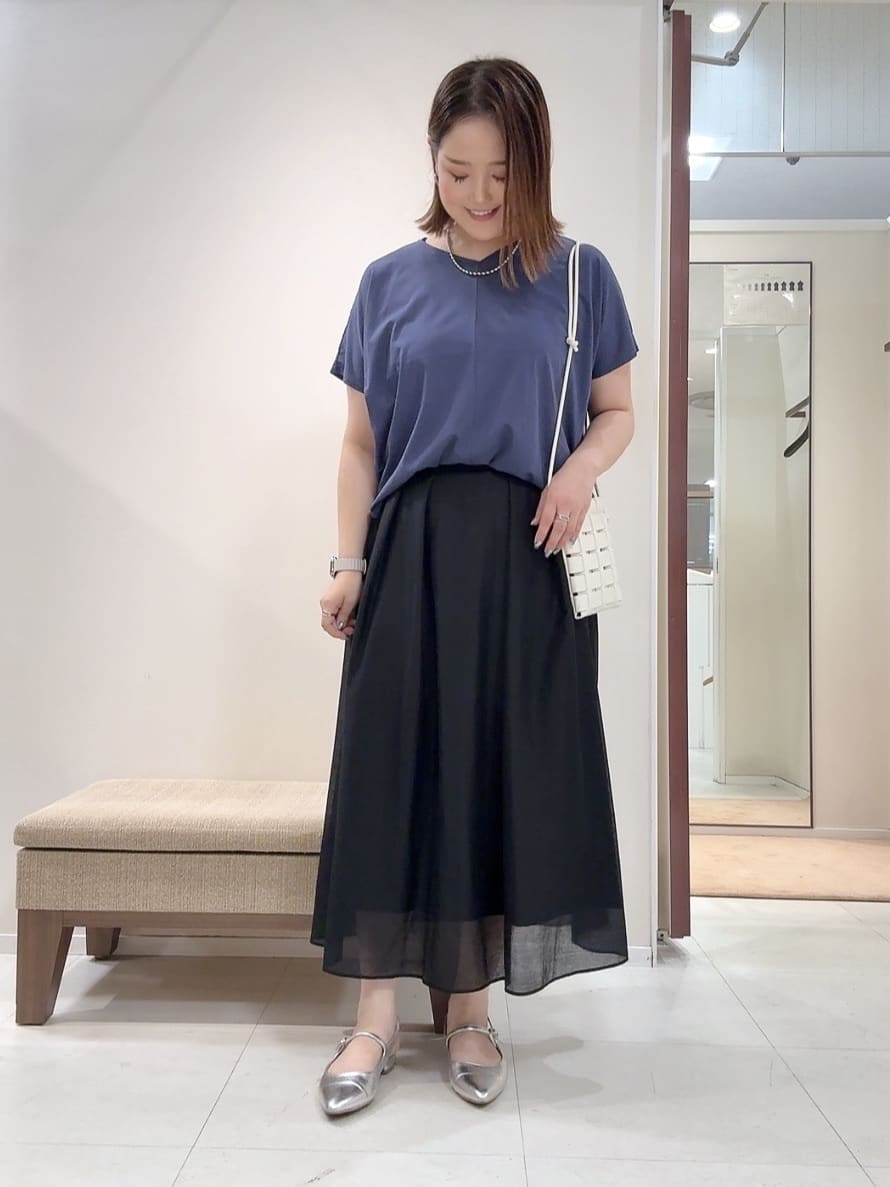 YUIさんの「UNTITLED｜【接触冷感/洗える】Vネックコットンプルオーバー」を使ったコーディネート