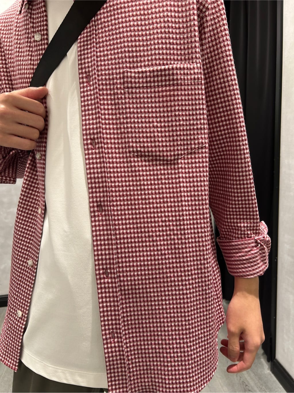 ruiさんの「TAKEO KIKUCHI｜【抗菌防臭/シーズンレス】シアサッカーギンガムチェック ストレッチシャツ」を使ったコーディネート
