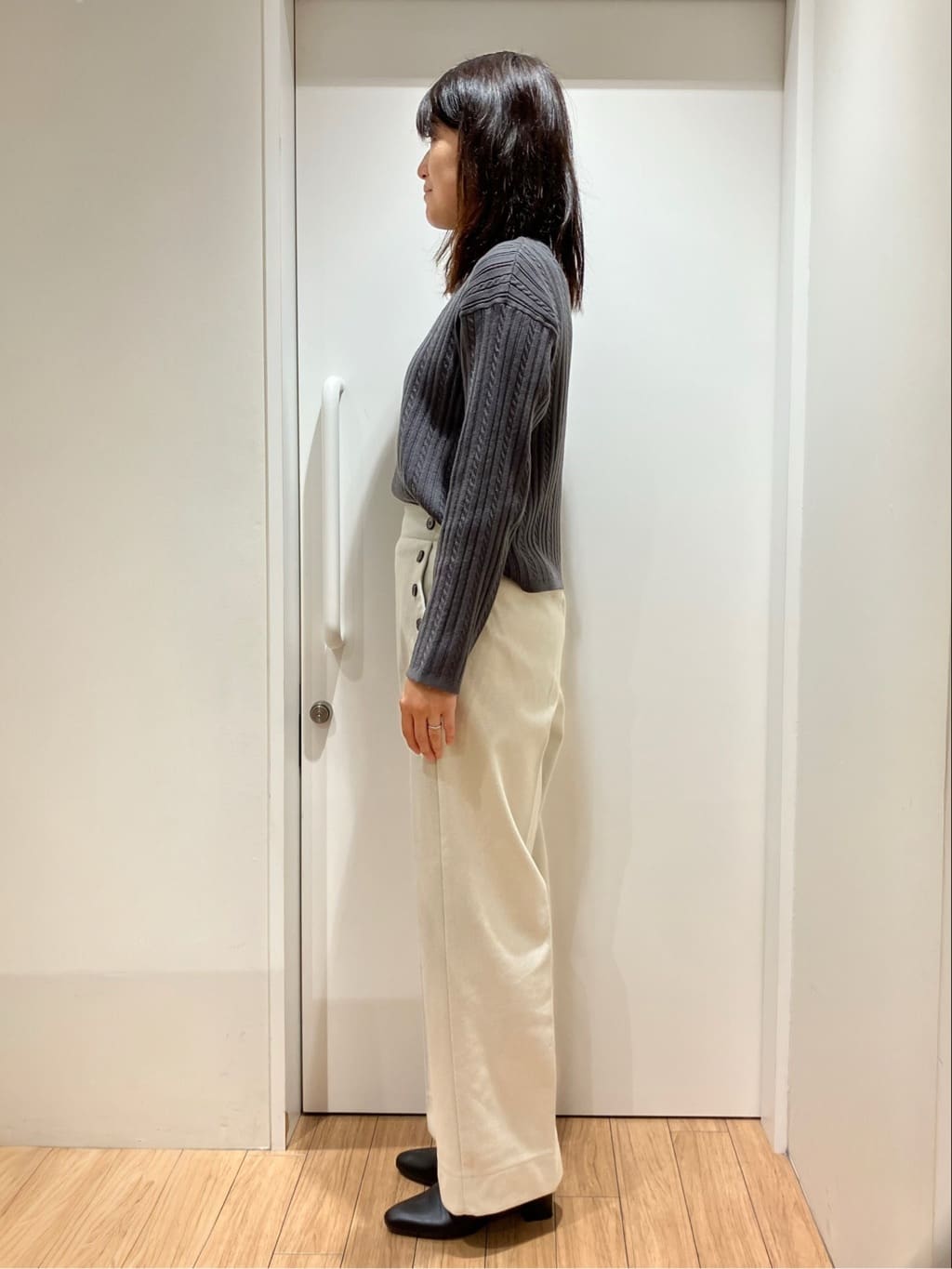 こばさんの「grove｜【毛玉軽減／洗える】クロップドミニケーブルニット」を使ったコーディネート