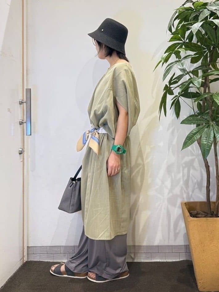 misakiさんの「SHOO･LA･RUE｜【S-LL】楽にサマ見え コクーンシルエットの涼やかワンピース」を使ったコーディネート