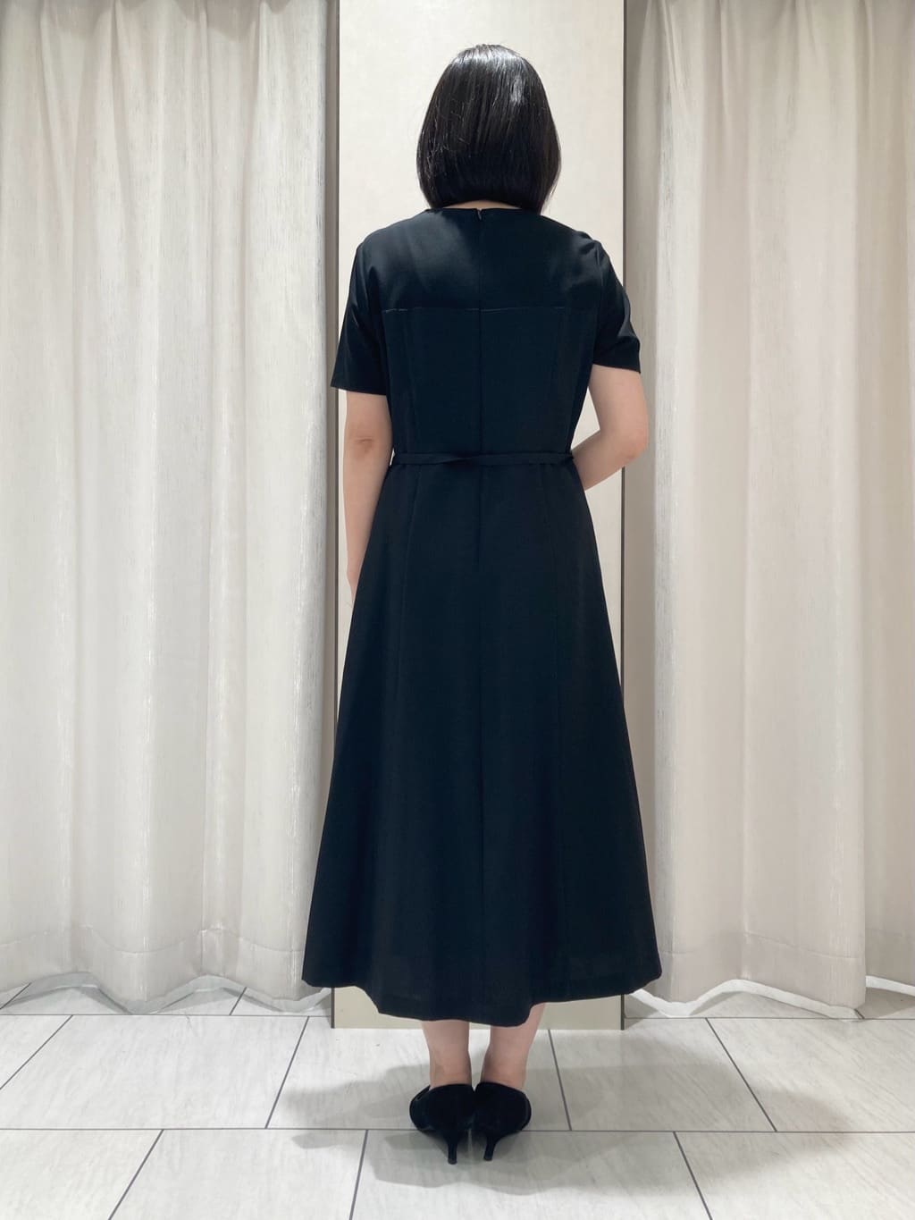 わたなべさんの「UNTITLED｜【きれいめカジュアル/セミフレア】異素材ドッキングワンピース」を使ったコーディネート