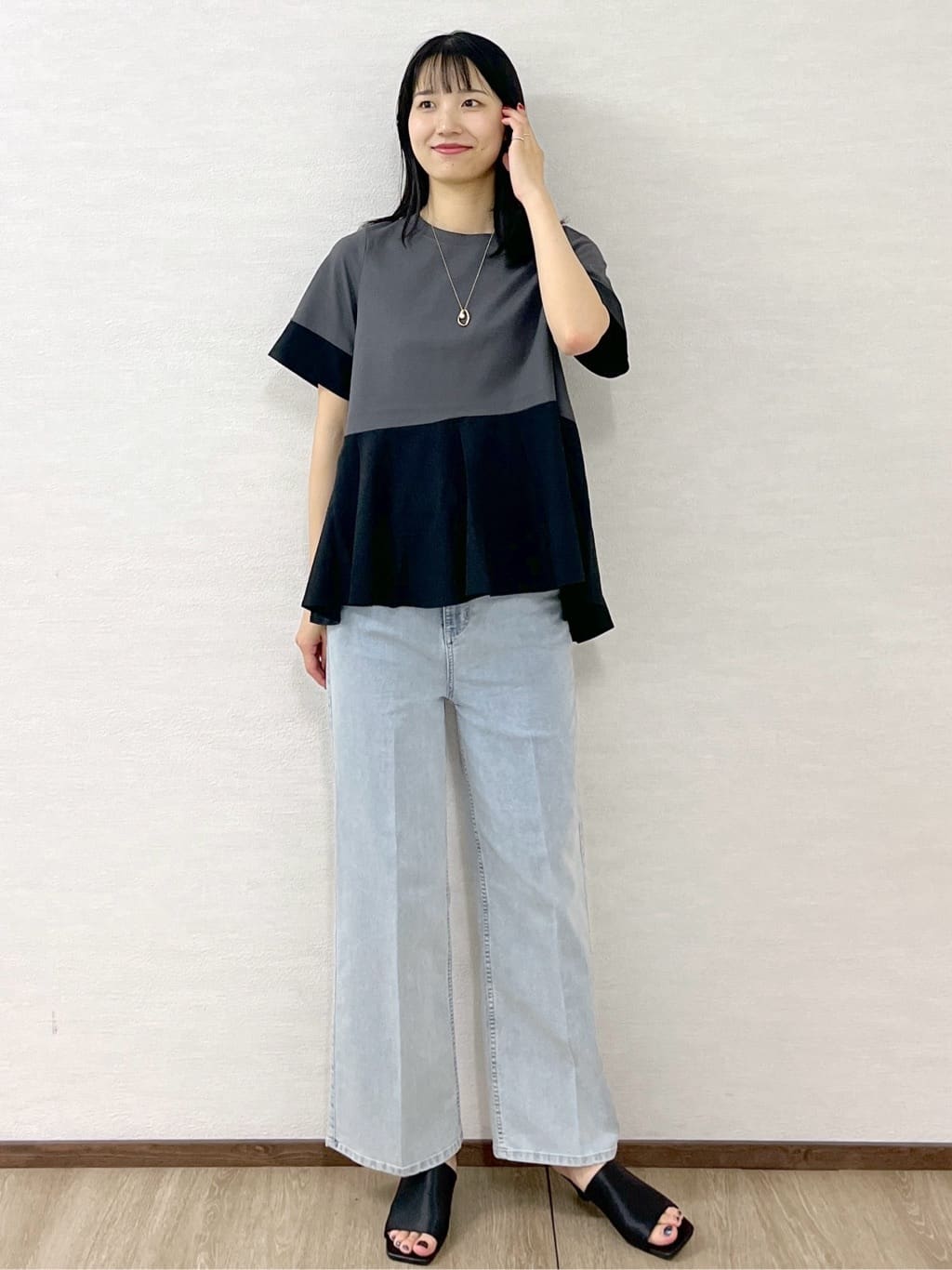 sachikoさんの「OPAQUE.CLIP｜配色フハクドッキングペプラムトップス【洗濯機洗い可／抗ピル】」を使ったコーディネート