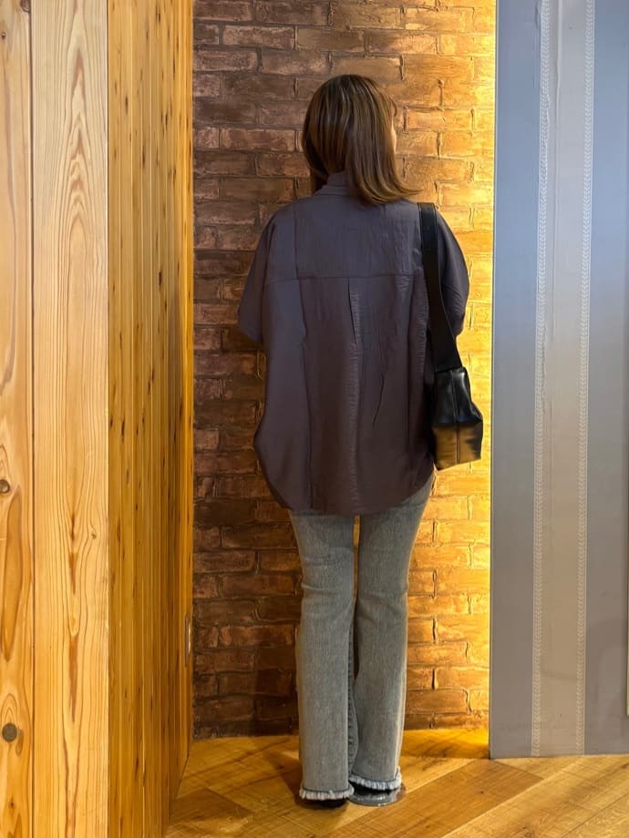 mieさんの「SHOO･LA･RUE｜【洗える/S-LL/5分袖】1枚でも羽織としても。さらさらドレープシャツ」を使ったコーディネート