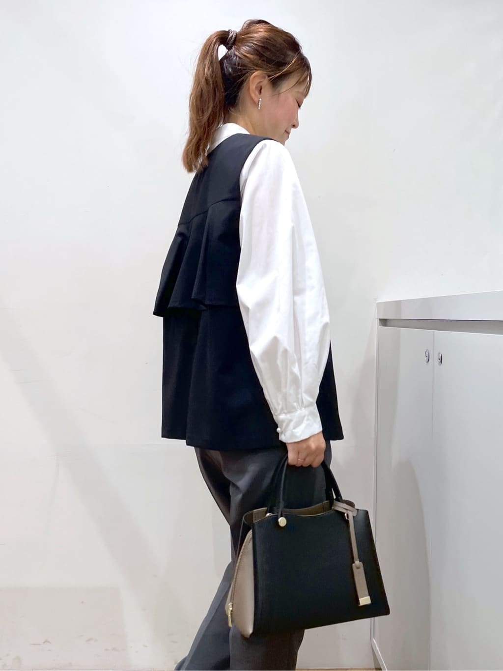 Junさんの「index｜バックフリルデザインジレ／セットアップ可【洗濯機洗い可／接触冷感／吸水速乾／ストレッチ】」を使ったコーディネート