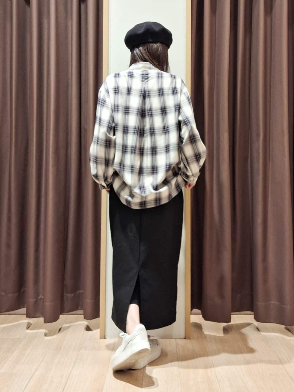 ウタさんの「grove｜今の季節にちょうどいい　オンブレーチェックシャツ」を使ったコーディネート