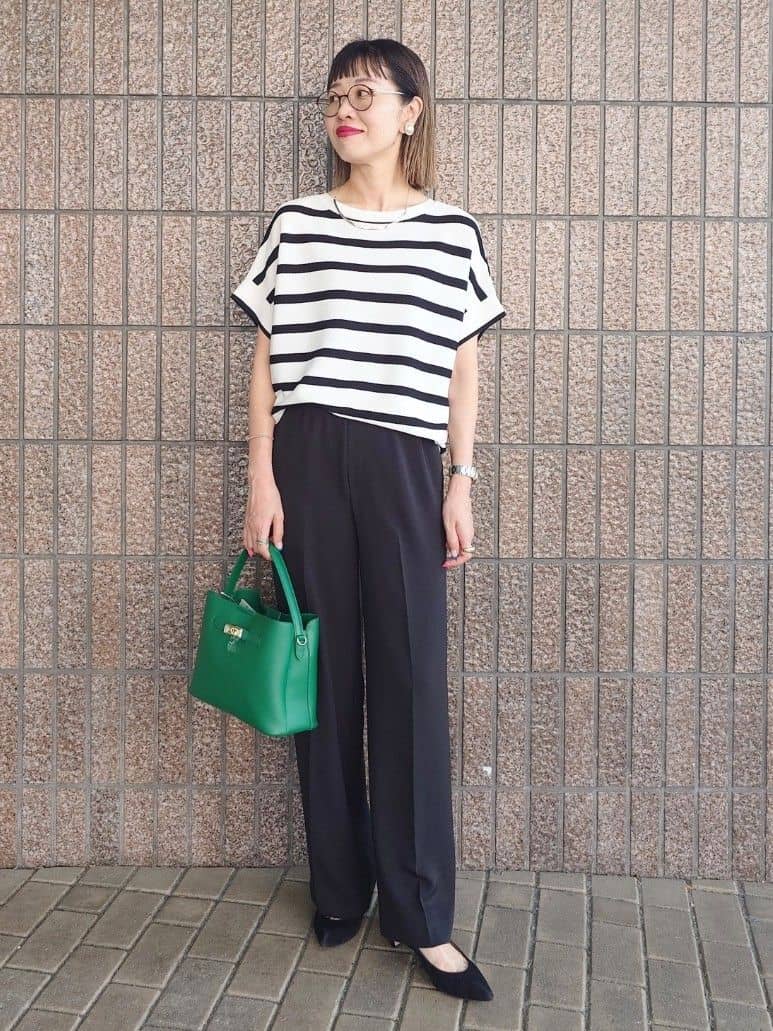 MUTSUKOさんの「UNTITLED｜【接触冷感/UVカット/ウエストゴム】センタープレスツイルパンツ」を使ったコーディネート