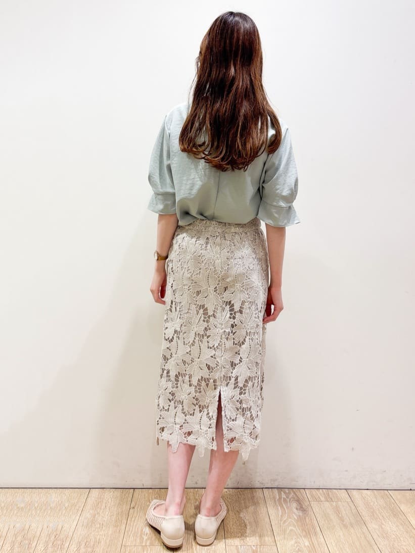 ayaさんの「index｜《8色展開／XS-LLサイズ》タックパフスリーブブラウス【洗濯機洗い可／吸水速乾／防シワ／抗ピル】」を使ったコーディネート